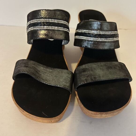 ONEX MADE IN ITALY SIZE 8.5 WOMEN'S BLACK OPEN-TOE SLIPON 3.5" WEDGE SANDALS 39 - Picture 2 of 10